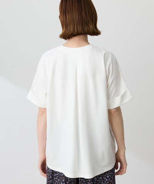 Petit Honfleur(プチオンフルール)の「バックタックワイドTシャツ【接触冷感・UVカット・透けにくい】(Tシャツ/カットソー・レディース・ブラウン/ネイビー/ホワイト・L/M)」の4枚目の写真