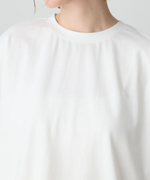 Petit Honfleur(プチオンフルール)の「バックタックワイドTシャツ【接触冷感・UVカット・透けにくい】(Tシャツ/カットソー・レディース・ブラウン/ネイビー/ホワイト・L/M)」の7枚目の写真