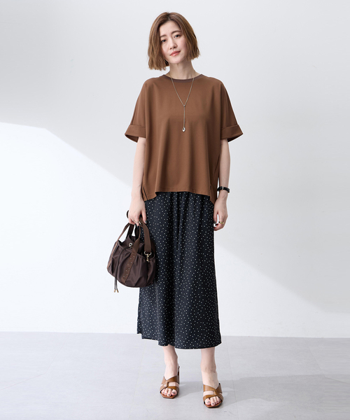 Petit Honfleur(プチオンフルール)の「バックタックワイドTシャツ【接触冷感・UVカット・透けにくい】(Tシャツ/カットソー・レディース・ブラウン/ネイビー/ホワイト・L/M)」の18枚目の写真