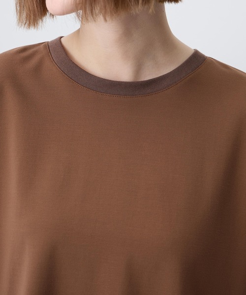 Petit Honfleur(プチオンフルール)の「バックタックワイドTシャツ【接触冷感・UVカット・透けにくい】(Tシャツ/カットソー・レディース・ブラウン/ネイビー/ホワイト・L/M)」の20枚目の写真