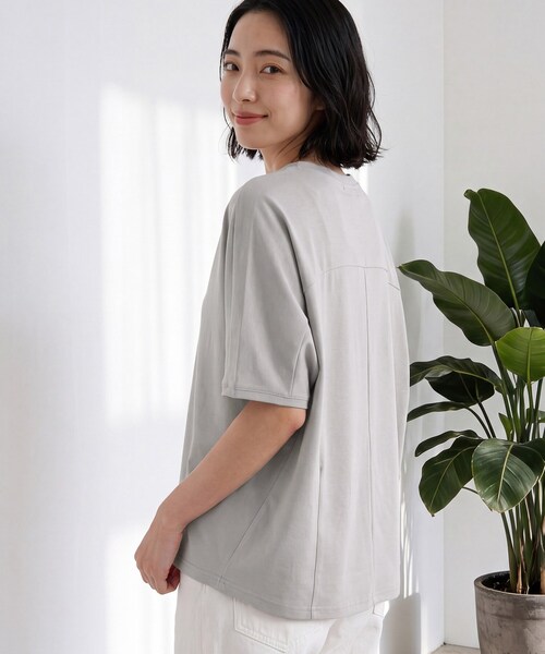 Dessin(デッサン)の「【汗シミ防止/UVカット】ドルマンスリーブ プルオーバー(Tシャツ/カットソー・レディース・ブラック/ボルドー/ブルー/グレー/ブラウン系その他・01/03/02)」の7枚目の写真
