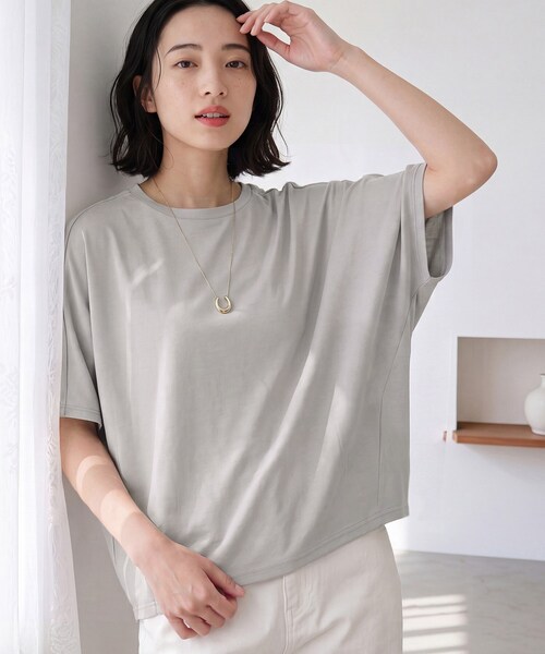 Dessin(デッサン)の「【汗シミ防止/UVカット】ドルマンスリーブ プルオーバー(Tシャツ/カットソー・レディース・ブラック/ボルドー/ブルー/グレー/ブラウン系その他・01/03/02)」の8枚目の写真