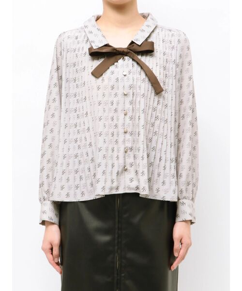 TONAL(トーナル)の「TLモノグラムボウタイプリーツブラウス(シャツ/ブラウス・レディース・ベージュ/ブラック・MEDIUM)」の12枚目の写真