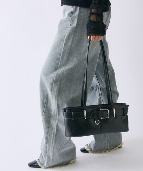 goocy(グーシー)の「裾フリンジカーブデニム(デニムパンツ・レディース・ブルー/ブラック・SMALL/MEDIUM)」の8枚目の写真