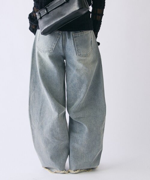 goocy(グーシー)の「裾フリンジカーブデニム(デニムパンツ・レディース・ブルー/ブラック・SMALL/MEDIUM)」の7枚目の写真