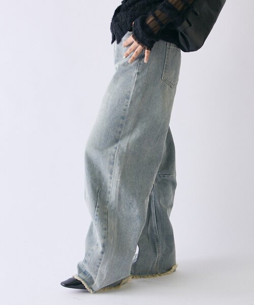 goocy(グーシー)の「裾フリンジカーブデニム(デニムパンツ・レディース・ブルー/ブラック・SMALL/MEDIUM)」の5枚目の写真