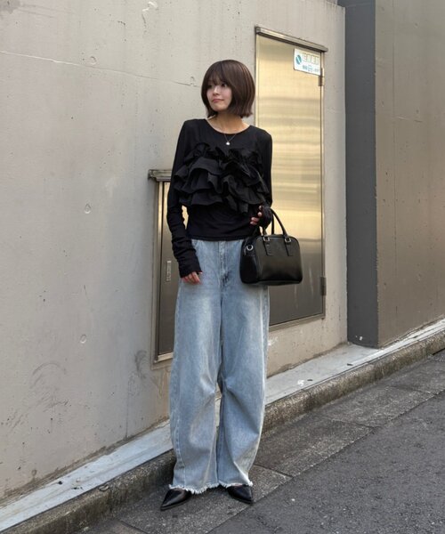 goocy(グーシー)の「裾フリンジカーブデニム(デニムパンツ・レディース・ブルー/ブラック・SMALL/MEDIUM)」の3枚目の写真