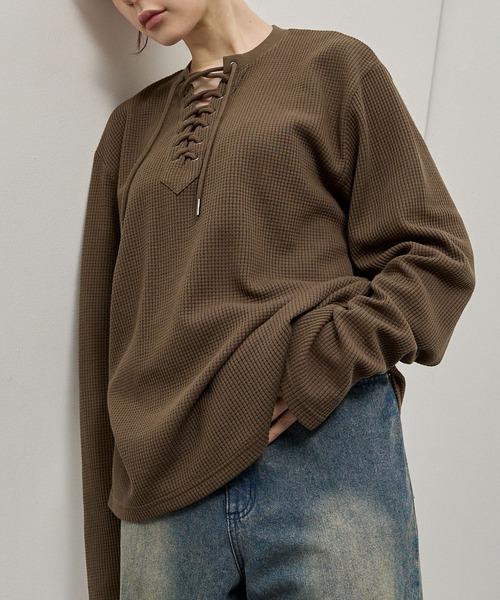 Alfred Alex(アルフレッドアレックス)の「【Alfred Alex】Lace-Up Waffle L/S Tee / レースアップネック ワッフルロンT(Tシャツ/カットソー・メンズ・チャコール/ワインレッド/オリーブ/ブラック・L/M)」の18枚目の写真