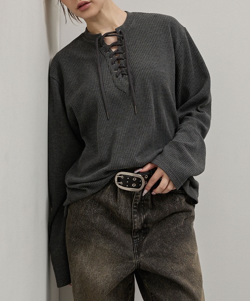 Alfred Alex(アルフレッドアレックス)の「【Alfred Alex】Lace-Up Waffle L/S Tee / レースアップネック ワッフルロンT(Tシャツ/カットソー・メンズ・チャコール/ワインレッド/オリーブ/ブラック・L/M)」の11枚目の写真