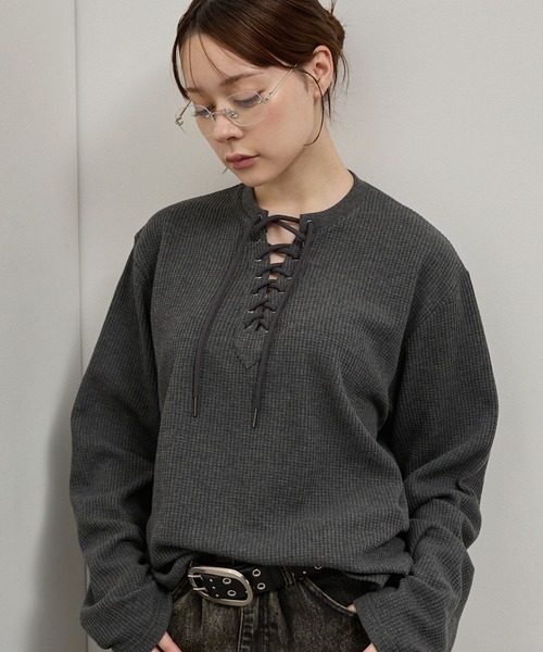 Alfred Alex(アルフレッドアレックス)の「【Alfred Alex】Lace-Up Waffle L/S Tee / レースアップネック ワッフルロンT(Tシャツ/カットソー・メンズ・チャコール/ワインレッド/オリーブ/ブラック・L/M)」の12枚目の写真
