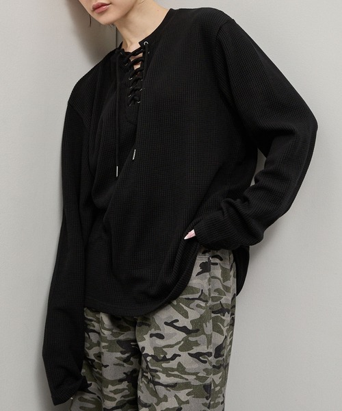 Alfred Alex(アルフレッドアレックス)の「【Alfred Alex】Lace-Up Waffle L/S Tee / レースアップネック ワッフルロンT(Tシャツ/カットソー・メンズ・チャコール/ワインレッド/オリーブ/ブラック・L/M)」の6枚目の写真