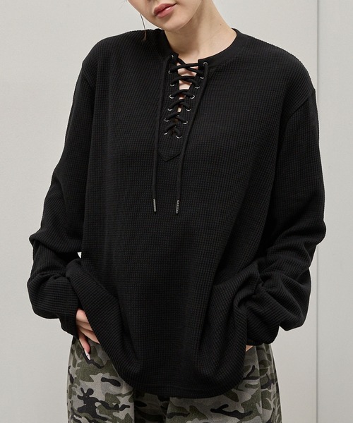 Alfred Alex(アルフレッドアレックス)の「【Alfred Alex】Lace-Up Waffle L/S Tee / レースアップネック ワッフルロンT(Tシャツ/カットソー・メンズ・チャコール/ワインレッド/オリーブ/ブラック・L/M)」の7枚目の写真