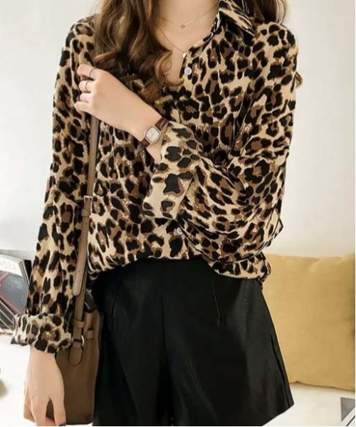 VENCEEXCHANGE(ヴァンスエクスチェンジ)の「ヒョウ柄ロングシャツ(シャツ/ブラウス・レディース・ブラウン・M/L)」の1枚目の写真