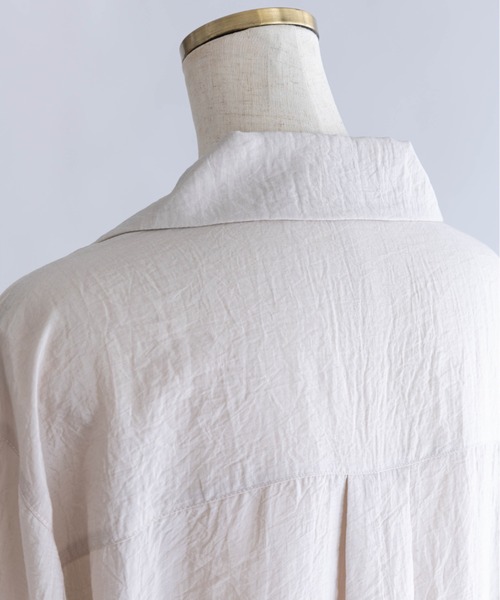 EN NEUME(エンノイム)の「Silk-Like Oversized Shirt(シャツ/ブラウス・レディース・ベージュ/ブラウン/イエロー・FREE)」の20枚目の写真