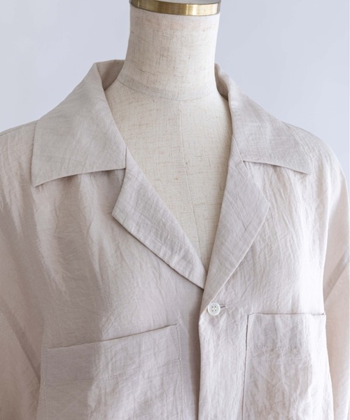 EN NEUME(エンノイム)の「Silk-Like Oversized Shirt(シャツ/ブラウス・レディース・ベージュ/ブラウン/イエロー・FREE)」の17枚目の写真