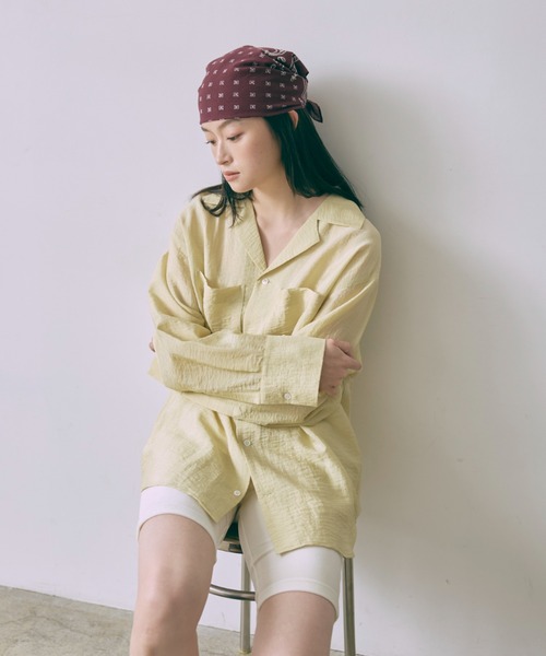 EN NEUME(エンノイム)の「Silk-Like Oversized Shirt(シャツ/ブラウス・レディース・ベージュ/ブラウン/イエロー・FREE)」の21枚目の写真