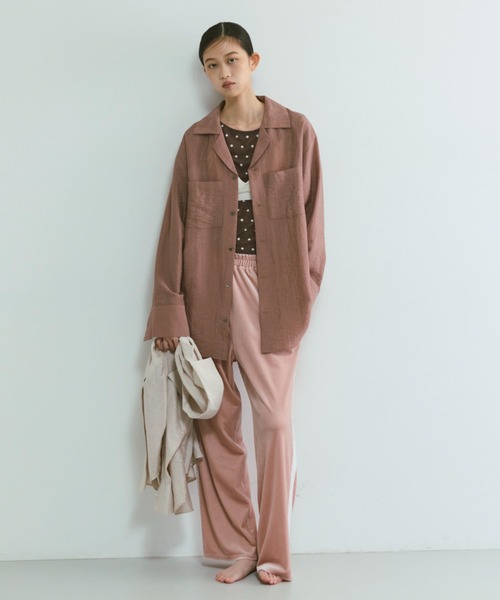 EN NEUME(エンノイム)の「Silk-Like Oversized Shirt(シャツ/ブラウス・レディース・ベージュ/ブラウン/イエロー・FREE)」の13枚目の写真