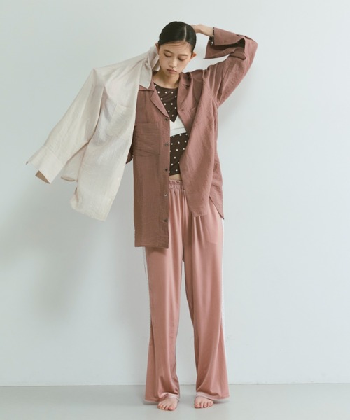 EN NEUME(エンノイム)の「Silk-Like Oversized Shirt(シャツ/ブラウス・レディース・ベージュ/ブラウン/イエロー・FREE)」の12枚目の写真