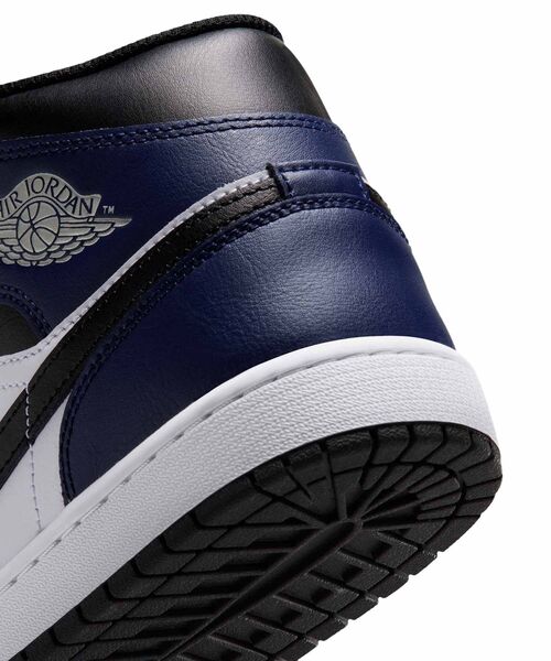 JORDAN BRAND(ジョーダンブランド)の「エア ジョーダン 1 MID メンズシューズ / Air Jordan 1 Mid Men's Shoes DQ8426-108 White(スニーカー・メンズ・ホワイト・25.5/29.5/28/27/26/30/29/28.5/27.5/26.5/25)」の6枚目の写真