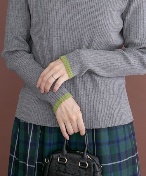 ITEMS URBANRESEARCH(アイテムズ アーバンリサーチ)の「リブ配色ハイネックニット(ニット/セーター・レディース・イエロー/ブラック/オフホワイト/ミント/グレー・FREE)」の3枚目の写真