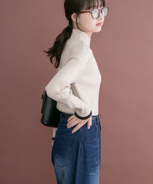 ITEMS URBANRESEARCH(アイテムズ アーバンリサーチ)の「リブ配色ハイネックニット(ニット/セーター・レディース・イエロー/ブラック/オフホワイト/ミント/グレー・FREE)」の16枚目の写真