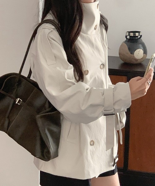 Aelina(エリナ)の「スタンドカラーダブルブレストウエストリボントレンチコート(トレンチコート・レディース・ブラック/ベージュ/ライトベージュ・FREE)」の6枚目の写真