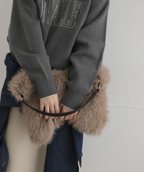 URBAN RESEARCH Sonny Label（アーバンリサーチサニーレーベル）の「フェイクファートライアングルバッグ（トートバッグ・レディース・ベージュ/チャコールグレー・ONE）」の6枚目の写真