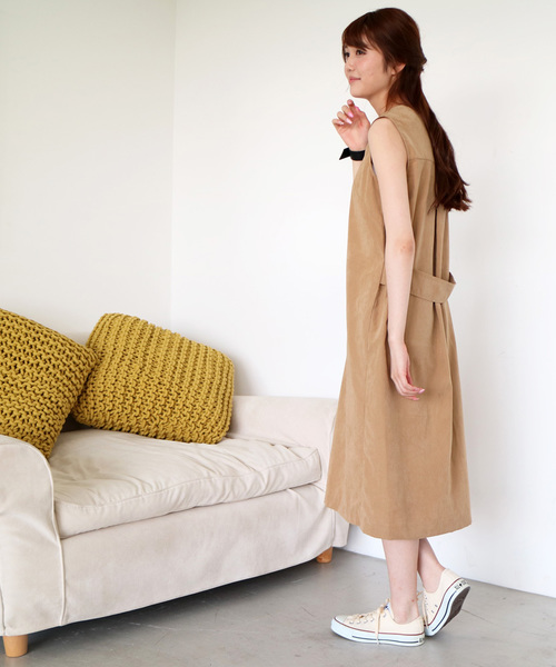 N.(N. Natural Beauty Basic)(エヌエヌナチュラルビューティーベーシック)の「Vネックピーチサックワンピース(ワンピース・レディース・ベージュ/ネイビー/カーキ・MEDIUM)」の2枚目の写真