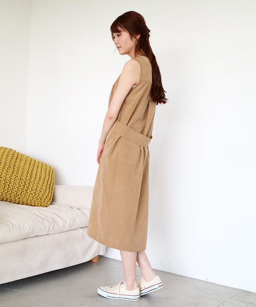 N.(N. Natural Beauty Basic)(エヌエヌナチュラルビューティーベーシック)の「Vネックピーチサックワンピース(ワンピース・レディース・ベージュ/ネイビー/カーキ・MEDIUM)」の21枚目の写真