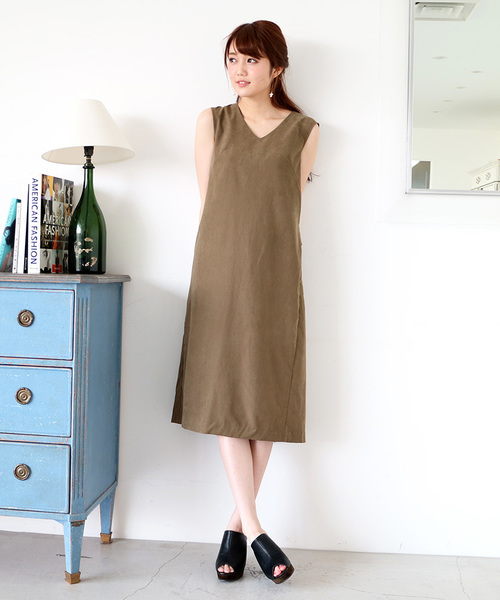 N.(N. Natural Beauty Basic)(エヌエヌナチュラルビューティーベーシック)の「Vネックピーチサックワンピース(ワンピース・レディース・ベージュ/ネイビー/カーキ・MEDIUM)」の15枚目の写真