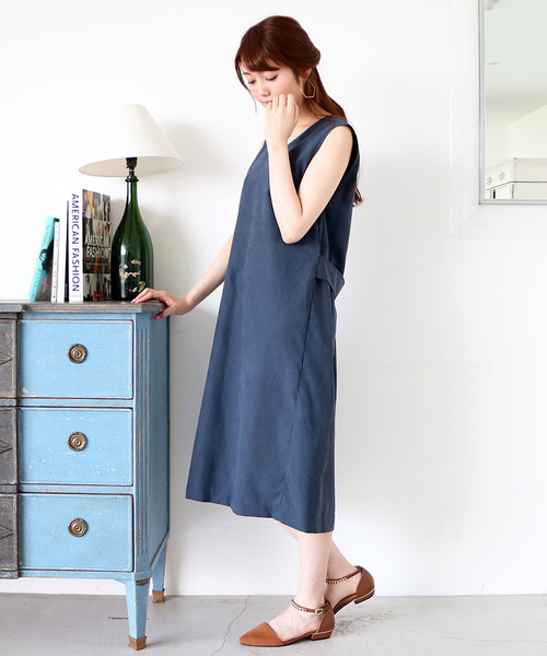 N.(N. Natural Beauty Basic)(エヌエヌナチュラルビューティーベーシック)の「Vネックピーチサックワンピース(ワンピース・レディース・ベージュ/ネイビー/カーキ・MEDIUM)」の11枚目の写真