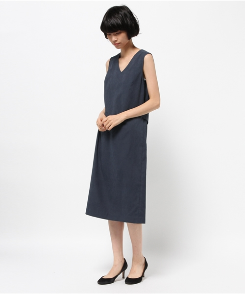 N.(N. Natural Beauty Basic)(エヌエヌナチュラルビューティーベーシック)の「Vネックピーチサックワンピース(ワンピース・レディース・ベージュ/ネイビー/カーキ・MEDIUM)」の18枚目の写真