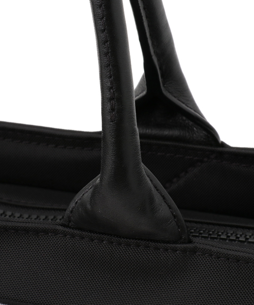 BLUE LABEL CRESTBRIDGE（ブルーレーベルクレストブリッジ）の「クレストブリッジチェックリボントートバッグ　ラージ（トートバッグ・レディース・ブラック/ネイビー・X）」の4枚目の写真