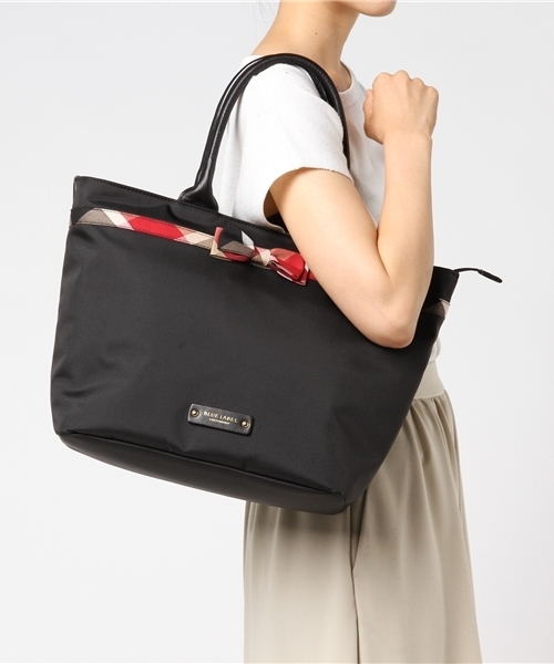 BLUE LABEL CRESTBRIDGE（ブルーレーベルクレストブリッジ）の「クレストブリッジチェックリボントートバッグ　ラージ（トートバッグ・レディース・ブラック/ネイビー・X）」の10枚目の写真