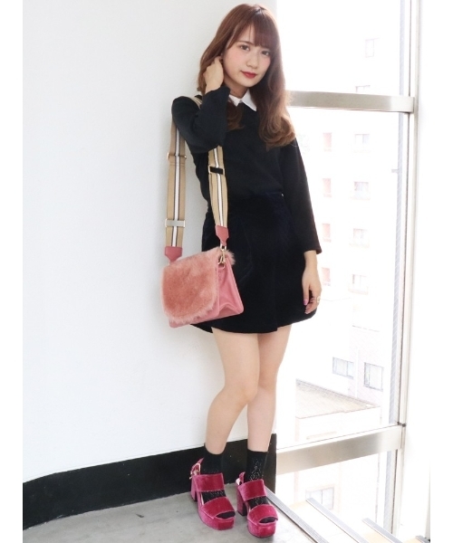 dazzlin（ダズリン）の「グッドガールトップス（Tシャツ/カットソー・レディース・ブラック/グレー/キャメル/ボルドー・MEDIUM/SMALL）」の13枚目の写真