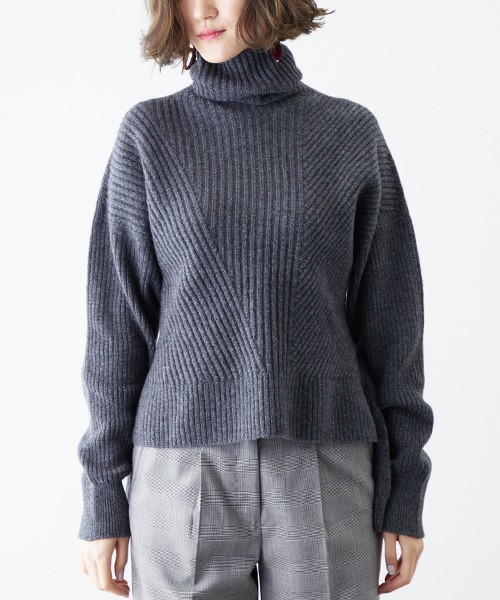 STUDIOUS（ステュディオス）の「【STUDIOUS】2WAYベルトタートルニット（ニット/セーター・レディース・ネイビー/グレー/オフホワイト・FREE）」の4枚目の写真