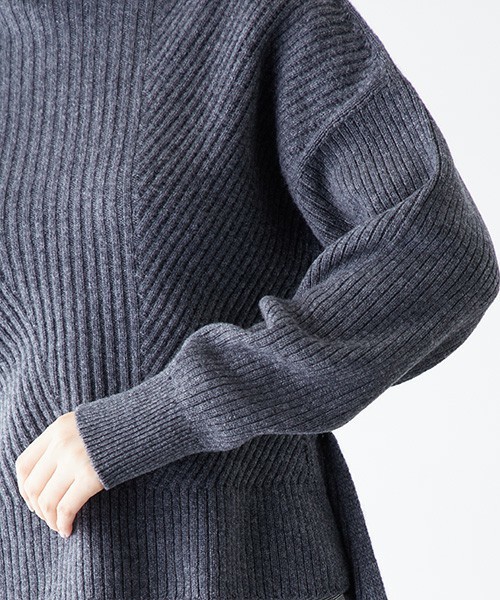 STUDIOUS（ステュディオス）の「【STUDIOUS】2WAYベルトタートルニット（ニット/セーター・レディース・ネイビー/グレー/オフホワイト・FREE）」の9枚目の写真