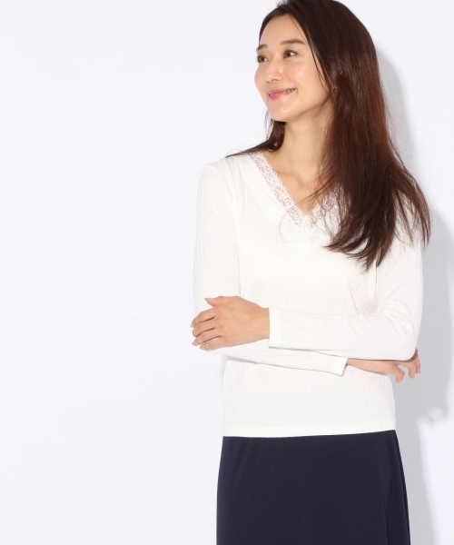 niko and...（ニコアンド）の「テレコレース付きVネックTシャツ【niko and ...】（Tシャツ/カットソー・レディース・ピンク/ブラック/オフホワイト/グレー・LARGE/MEDIUM）」の2枚目の写真