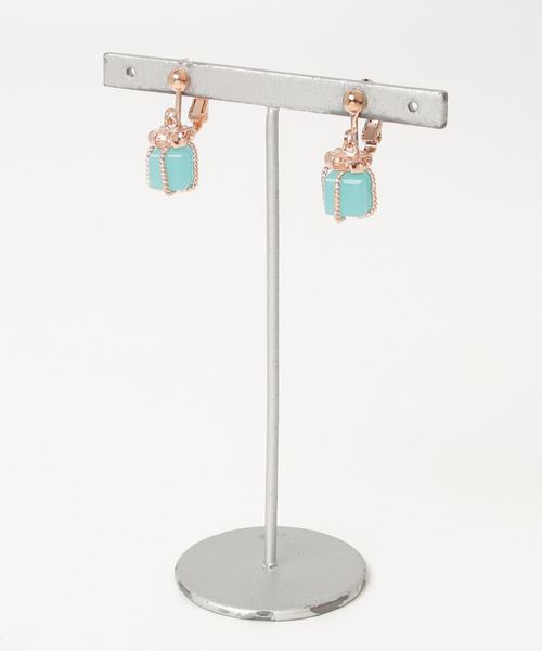 tone(トーン)の「【Eeny,meeny,miny,moe*】wish box earring(イヤリング・レディース・ホワイト/ピンク/ピンク系その他/ワイン/その他1/クリア/その他2/ピンク系その他2/ラベンダー/ターコイズブルー・FREE)」の2枚目の写真