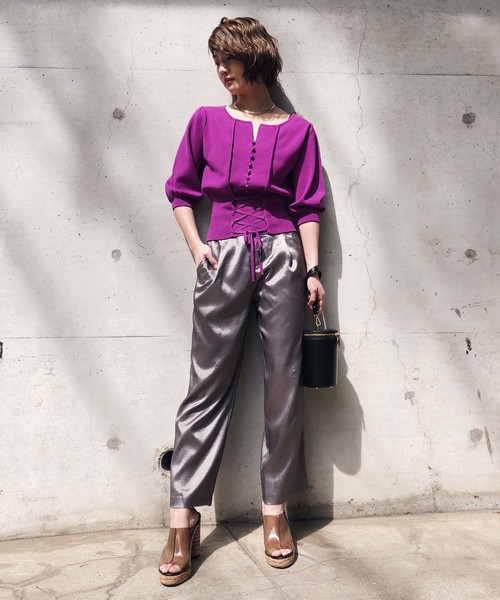 Ameri（アメリ）の「GLOSSY COLOR PANTS（その他パンツ・レディース・ブラック/ピンク/グリーン・SMALL/MEDIUM）」の6枚目の写真