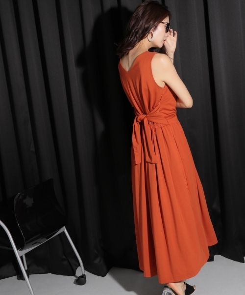 Andemiu（アンデミュウ）の「バックリボンカットワンピース801808（ワンピース・レディース・ネイビー/ブラウン/グリーン・FREE）」の2枚目の写真