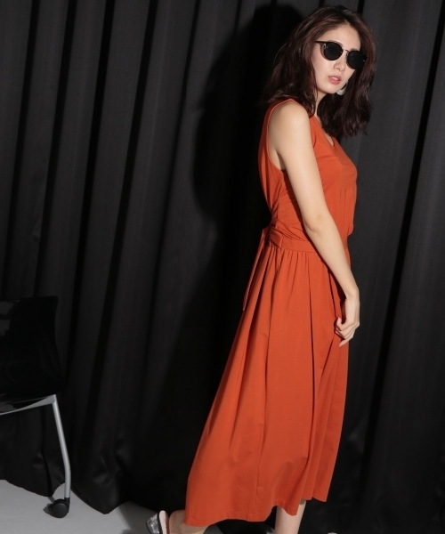 Andemiu（アンデミュウ）の「バックリボンカットワンピース801808（ワンピース・レディース・ネイビー/ブラウン/グリーン・FREE）」の5枚目の写真