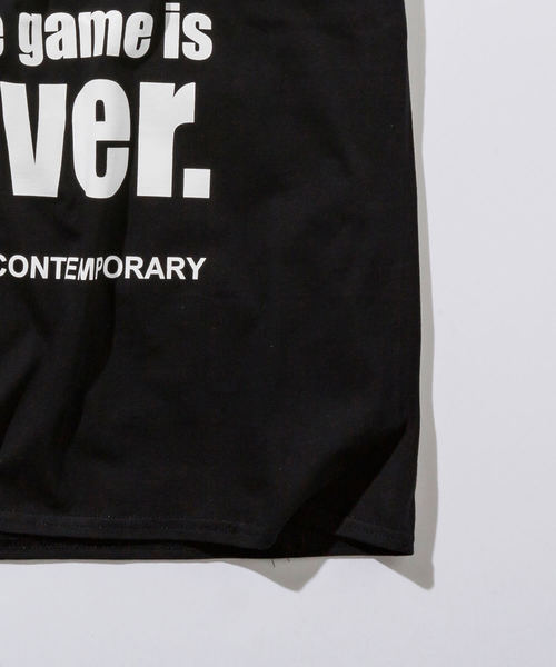 AKM Contemporary(エイケイエムコンテンポラリー)の「AKM Contemporary(エイケイエムコンテンポラリー)メッセージプリントTシャツ(Tシャツ/カットソー・メンズ・オレンジ/ホワイト/ライトグレー/ブラック・SMALL/MEDIUM/LARGE/X-LARGE)」の11枚目の写真
