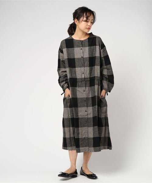 LBC(エルビーシー)の「綿麻平織りブロックチェックワンピース(ワンピース・レディース・ブラック/イエロー・M)」の8枚目の写真