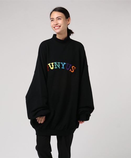 PUNYUS(プニュズ)の「レインボー刺繍ハイネックスウェット(スウェット・レディース・ホワイト/ブラック/イエロー/ブルー・4/3)」の3枚目の写真