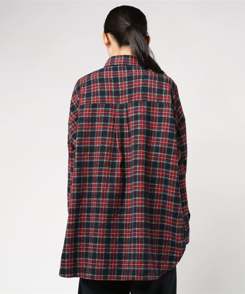 archives(アルシーヴ)の「タータンチェック柄BIGシャツ(シャツ/ブラウス・レディース・ネイビー/ブラウン・MEDIUM)」の3枚目の写真