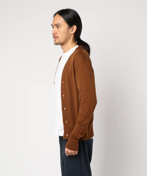 Letroyes(ルトロワ)の「Letroyes: Vネックカーディガン(ニット/セーター・メンズ・ボルドー/キャメル/ロイヤルブルー・M/L)」の5枚目の写真