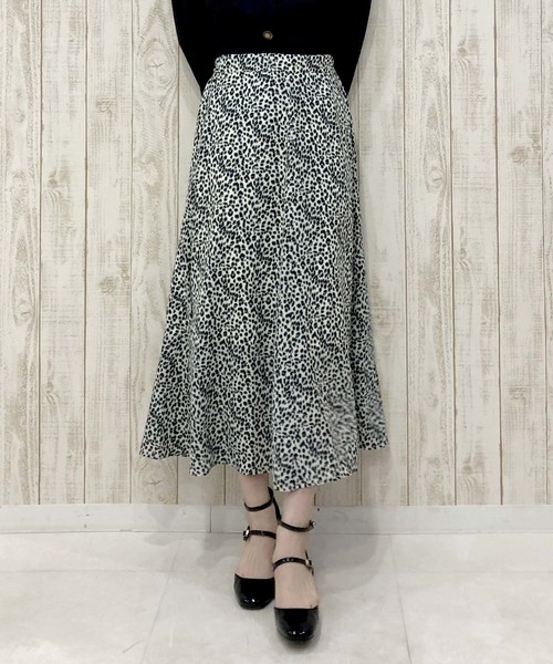archives e'pice(アルシーヴエピス)の「【限定item!!】アニマル柄フレアスカート(スカート・レディース・アイボリー/オフホワイト/ブラック/ブラウン・MEDIUM)」の3枚目の写真