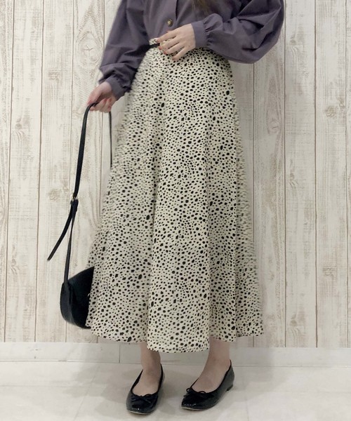 archives e'pice(アルシーヴエピス)の「【限定item!!】アニマル柄フレアスカート(スカート・レディース・アイボリー/オフホワイト/ブラック/ブラウン・MEDIUM)」の4枚目の写真