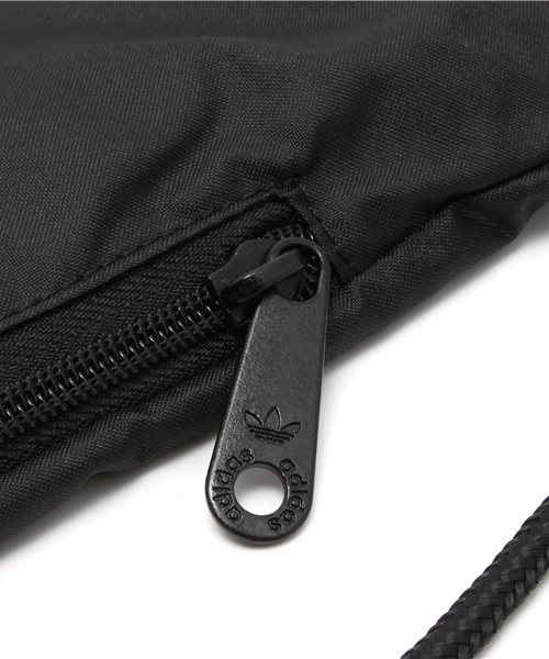 adidas Originals（アディダスオリジナルス）の「アディダス オリジナルス ジムサック adidas Originals GYMSACK FB（バックパック/リュック・メンズ・ブラック/レッド・ONE SIZE）」の6枚目の写真